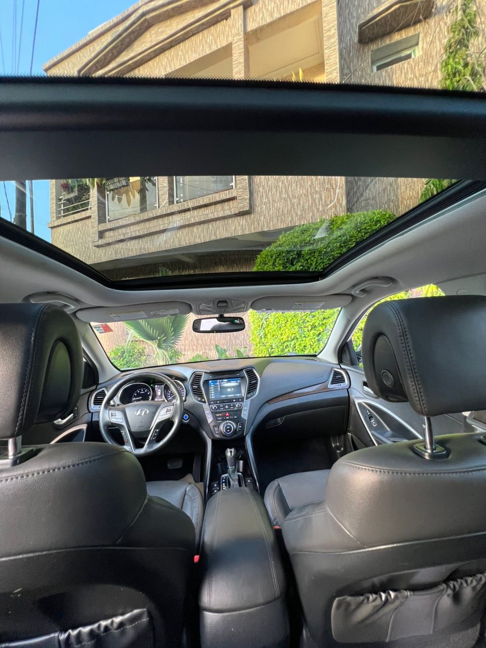 HYUNDAI SANTA FE LIMITED - 2017 – Image 3