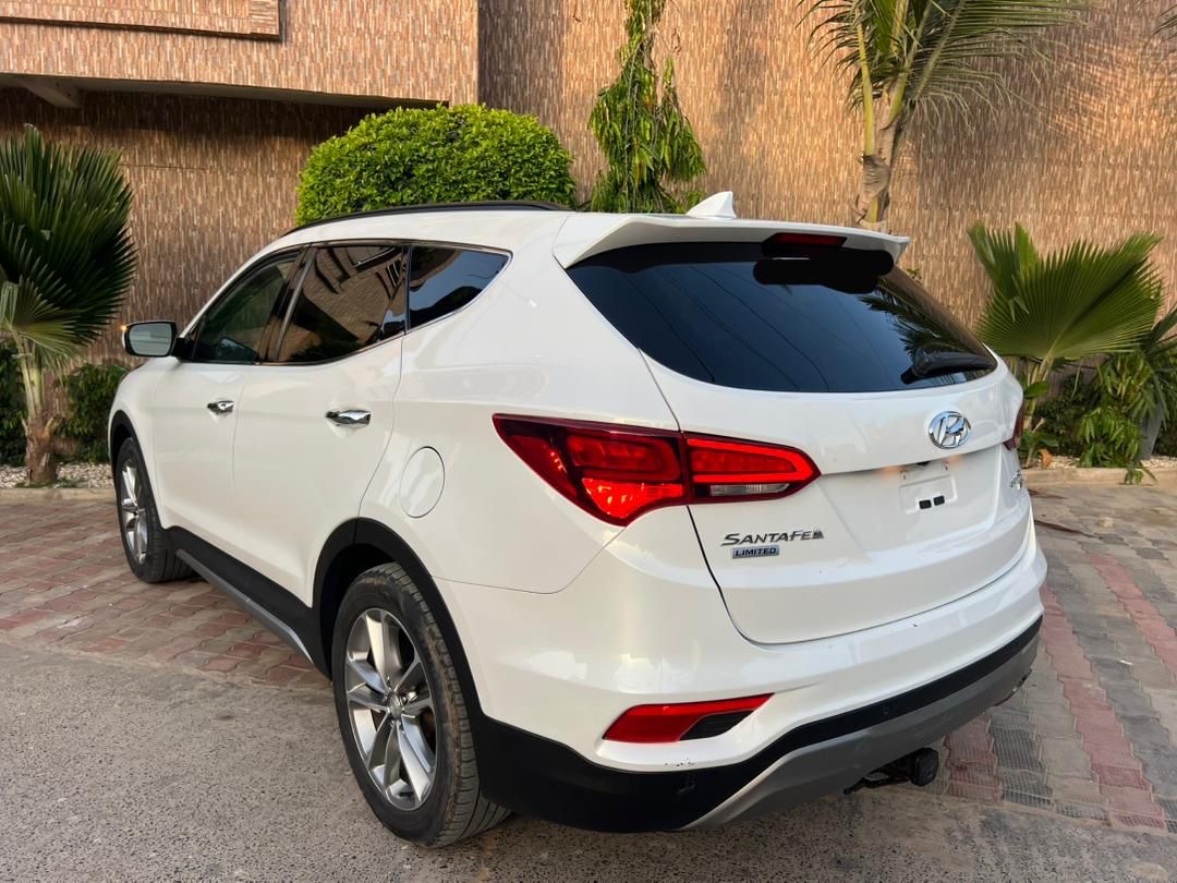 HYUNDAI SANTA FE LIMITED - 2017 – Image 7
